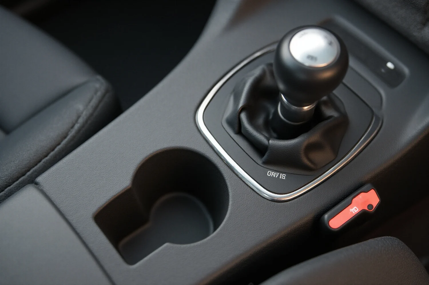 Auto käigukangi ja konsooli detail